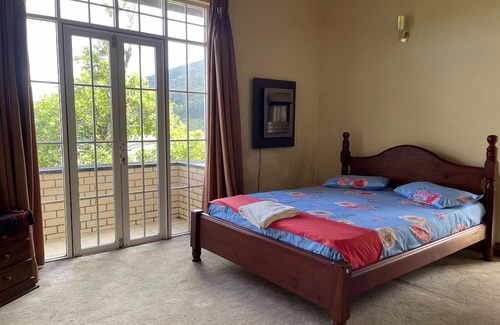 Nuwara Eliya Cama Y Desayuno | Charming 4-bedroom bed & breakfast with AC, WiFi in brilliant Nuwara Eliya