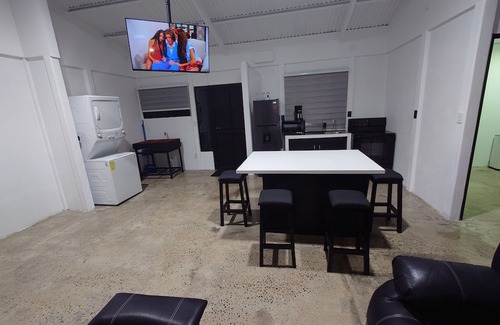 Boca Arenal Casa | Charming 2bedroom house in Boca de Arenal SanCarlos with AC, WiFi + 1 car garage