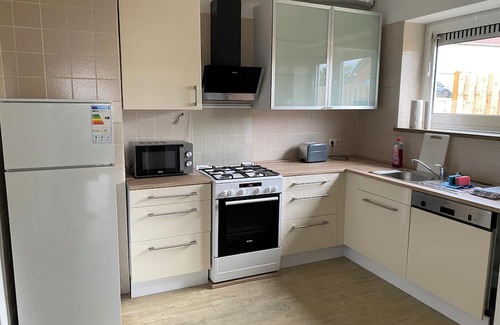 Schwarzenmoor Casa | Haus Schwarzenmoor - vacation home/mechanic's accommodation centrally located in Herford