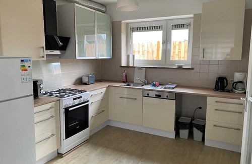 Schwarzenmoor Casa | Haus Schwarzenmoor - vacation home/mechanic's accommodation centrally located in Herford