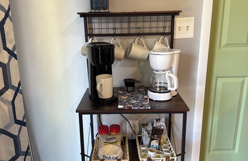 Pine Ridge Casa | Charming spacious 2-bedroom cottage in the heart of Beverly Hills, Florida .