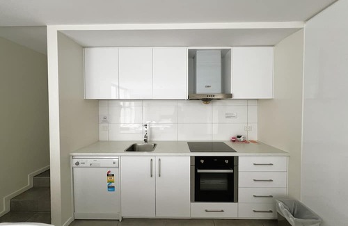 Carlton South Apartamento | Large City Apartment for 6 Guests | Melbourne CBD | Free Wi-Fi & On Site Parking