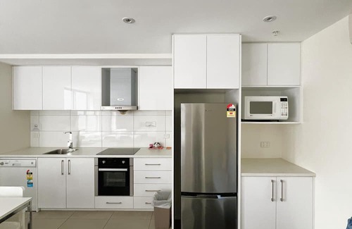 Carlton South Apartamento | Large City Apartment for 6 Guests | Melbourne CBD | Free Wi-Fi & On Site Parking