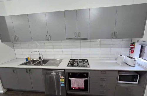 Pakenham Casa | 7 Serenity Home 3-bedroom house with WiFi and AC in peaceful Pakenham