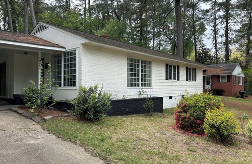 Terry Sanford Casa | Charming 3-bedroom house, 15 min to Fort Bragg!