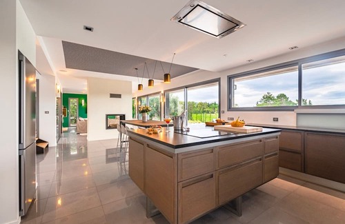 Baillargues Villa | Villa Luxe | Vue sur Golf & Piscine Privée
