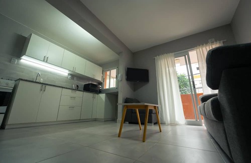 Posadas Apartamento | 2-bedroom apartment in welcoming Posadas with AC, WiFi. Enjoy your stay