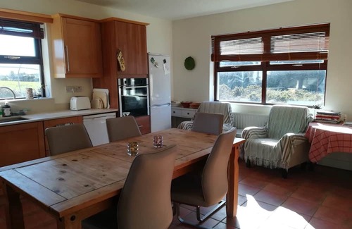 Ventry Casa | Comfortable, peaceful house with garden near Ventry beach, 5 miles to Dingle