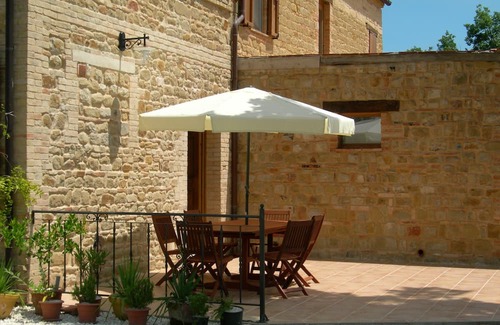 San Ginesio Apartamento | Spacious 2-bedroom apartment with wonderful views of the Sibillini Mountains