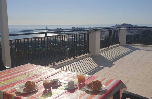 Chiesiola Apartamento | Two-room apartment 550m from the sea with sea view terrace