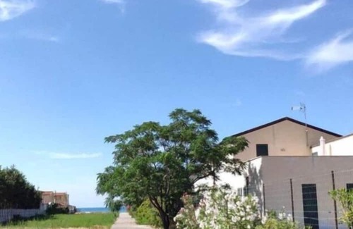 Campofelice di Roccella Apartamento | By the sea with private beach near Cefalù.