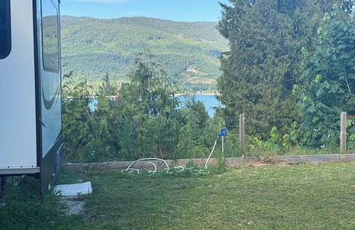 Sechelt Casa | 5 minute to the golf cours and lighthouse Pub. Downtown