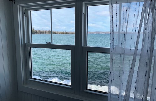 Meaford Cabaña | Cozy Cottage on Georgian Bay with Stunning View, Close to All Amenities