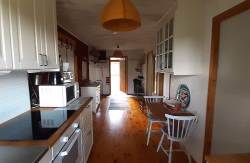 Bjursas Cabaña | Dala cottage with stunning views near forest and lake