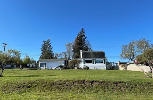 Port Angeles Cabaña | Charming 2 bedroom cottage
