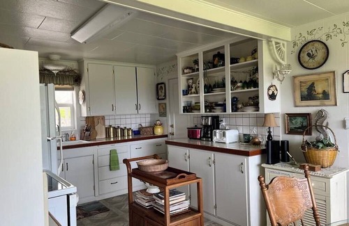 Port Angeles Cabaña | Charming 2 bedroom cottage