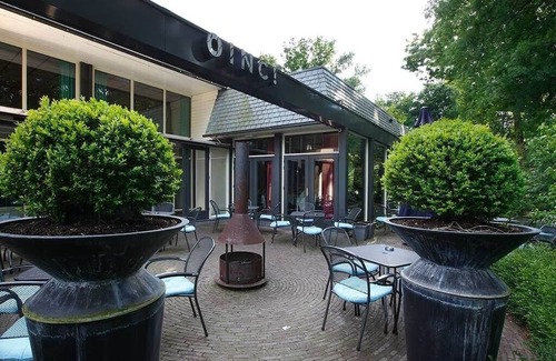 Nunspeet Casa | Dogs Allowed Unit Near Veluwe – Heated Pool Retreat