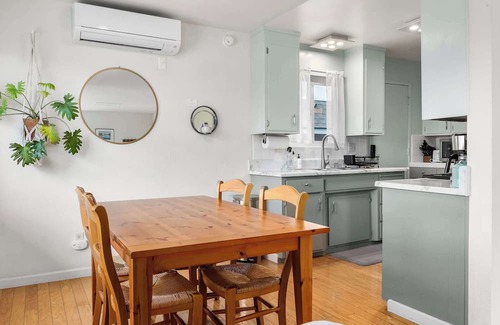 Seabright Apartamento | Seabright Breeze ~ Dog-Friendly Coastal Retreat!