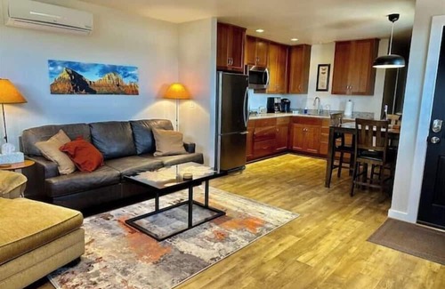 West Sedona Cabaña | Modern Guest Home in West Sedona - Walk to Trails