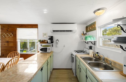 Dennis Port Cabaña | Glendon Gardens Retreat in Dennis Port