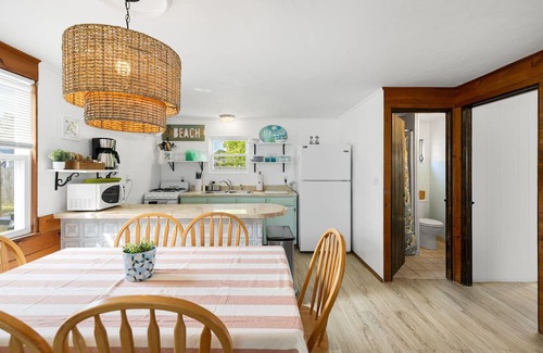 Dennis Port Cabaña | Glendon Gardens Retreat in Dennis Port