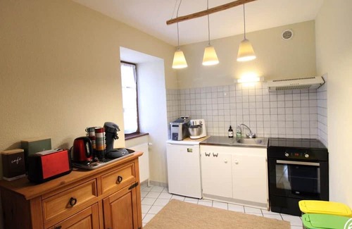 Saint-Martin-sous-Vigouroux Cabaña | Charming 18th Century House, 4 pers, Pets allowed, Parking, Garden