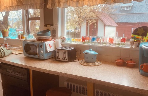Williamsport Casa | Spacious 4-bedroom house with AC, WiFi in charming Williamsport sleeps 10