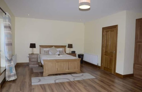 Ballymacarthur Cama Y Desayuno | INISH DELUXE SUITE