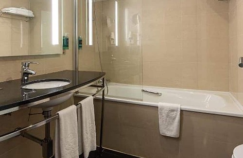 Cascais Apartamento | Chic hotel suite with AC and WiFi in charming Cascais