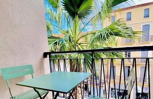 La Gare Apartamento | 2-BEDROOM CITY CENTER APARTMENT WITH BALCONY AND ELEVATOR