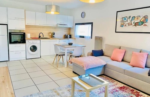 La Gare Apartamento | 2-BEDROOM CITY CENTER APARTMENT WITH BALCONY AND ELEVATOR