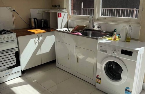 Bexley North Casa | Spacious 11-bedroom house in fabulous Bexley North with AC, WiFi with Pool