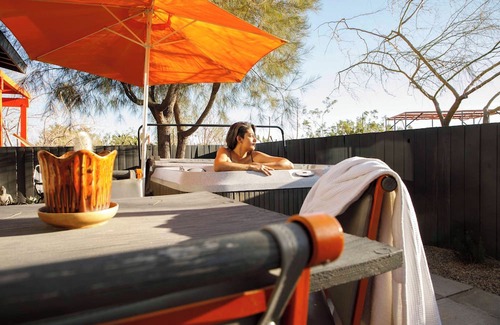 Joshua Tree Highlands Cabina | Cozy Luna Mesa cabin in serene Joshua Tree with WiFi, AC