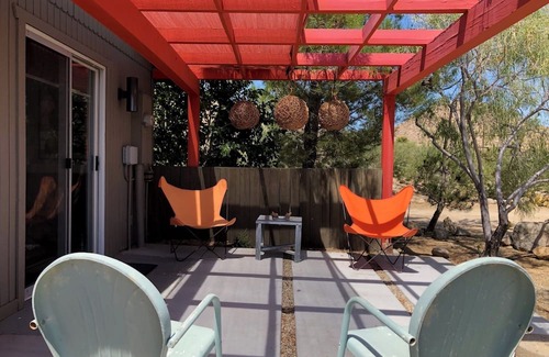 Joshua Tree Highlands Cabina | Cozy Luna Mesa cabin in serene Joshua Tree with WiFi, AC