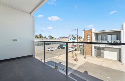 Port Adelaide Casa | Stay In Port Adelaide!