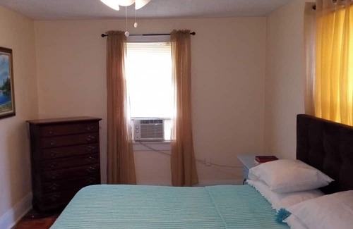 Lake Wales Otro | Farmhouse unit in amazing Lake Wales with WiFi, AC
