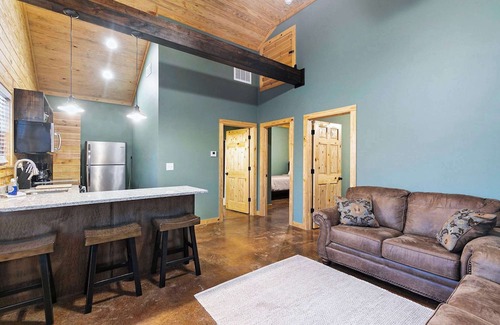 Wilsonville Cabina | Cabins of Lay Lake at Beeswax Cabin #3