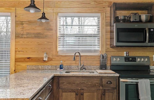 Wilsonville Cabina | Cabins of Lay Lake at Beeswax Cabin #3