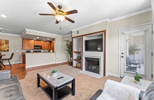Reno/Tahoe Airport Apartamento | New Cozy 1BR Apt with Gym, Sauna & Heated Pool Access
