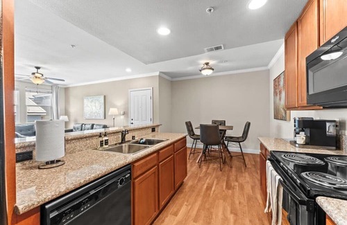 Reno/Tahoe Airport Apartamento | New Trendy 1BR Apartment with Heated Pool, Gym & Minigolf