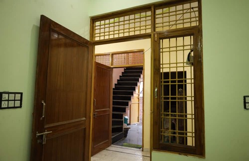 Meerut Casa | Homestay For Guest in Meerut 2-bedroom house in fabulous Meerut WiFi AC