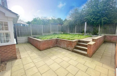 Handsworth Casa | Spacious Central Home - Sleeps 7, Garden & Parking