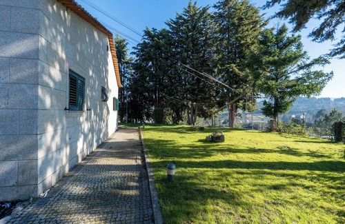 Chaves Apartamento | Modern 4-Bedroom Retreat in Chaves