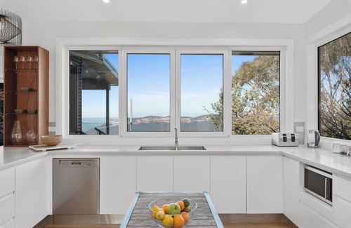 Blue Mountains City Council Casa | Elysian on the Escarpment with Mountain Views