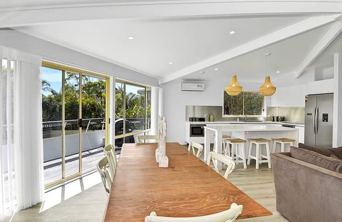 The Entrance North Casa | Sunset Lake House - Perfect combination of comfort and relaxation with beautiful sunset views