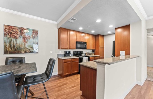 Reno/Tahoe Airport Apartamento | Stylish 1BR Retreat | Gym, Pool, Fast Wi-Fi, Free Parking