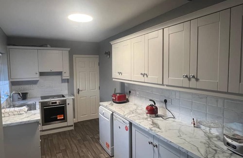 Clonakilty Cabaña | Welcoming 3-bedroom cottage with WiFi in Cork