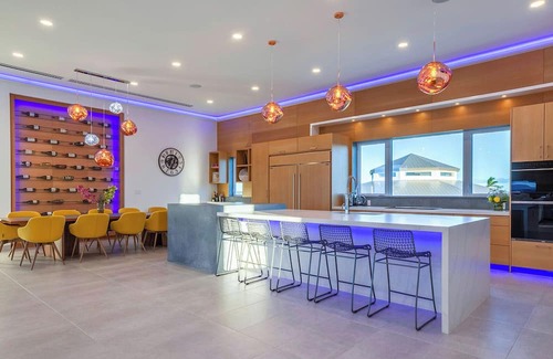 Ocean Point Villa | Ocean Breeze Villa - Luxurious Waterfront Property