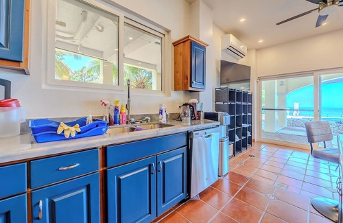 Hopkins Casa | Hawkz House Unit 1: Stunning 1-bedroom unit with WiFi, AC, and pool
