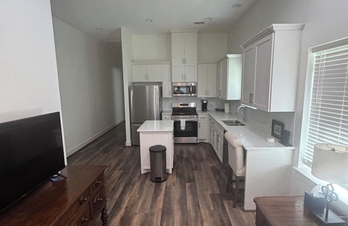 Wharton Apartamento | Charming 2-bedroom apartment in fabulous Wharton.